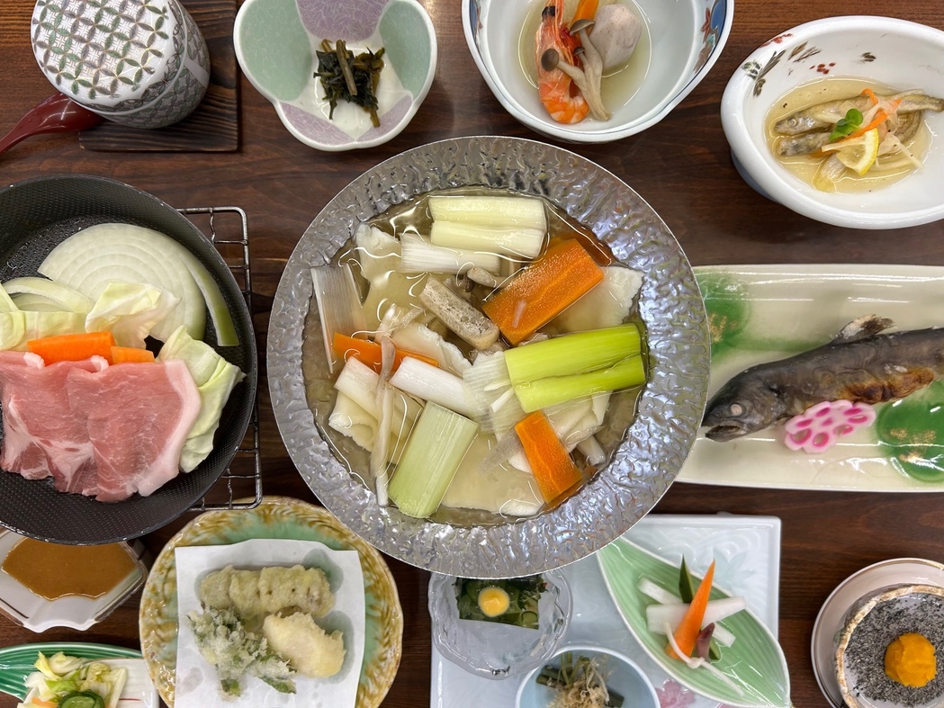 源泉かけ流し満喫スタンダードプラン【２食付】〜雲上の秘湯で、何もしない贅沢を〜