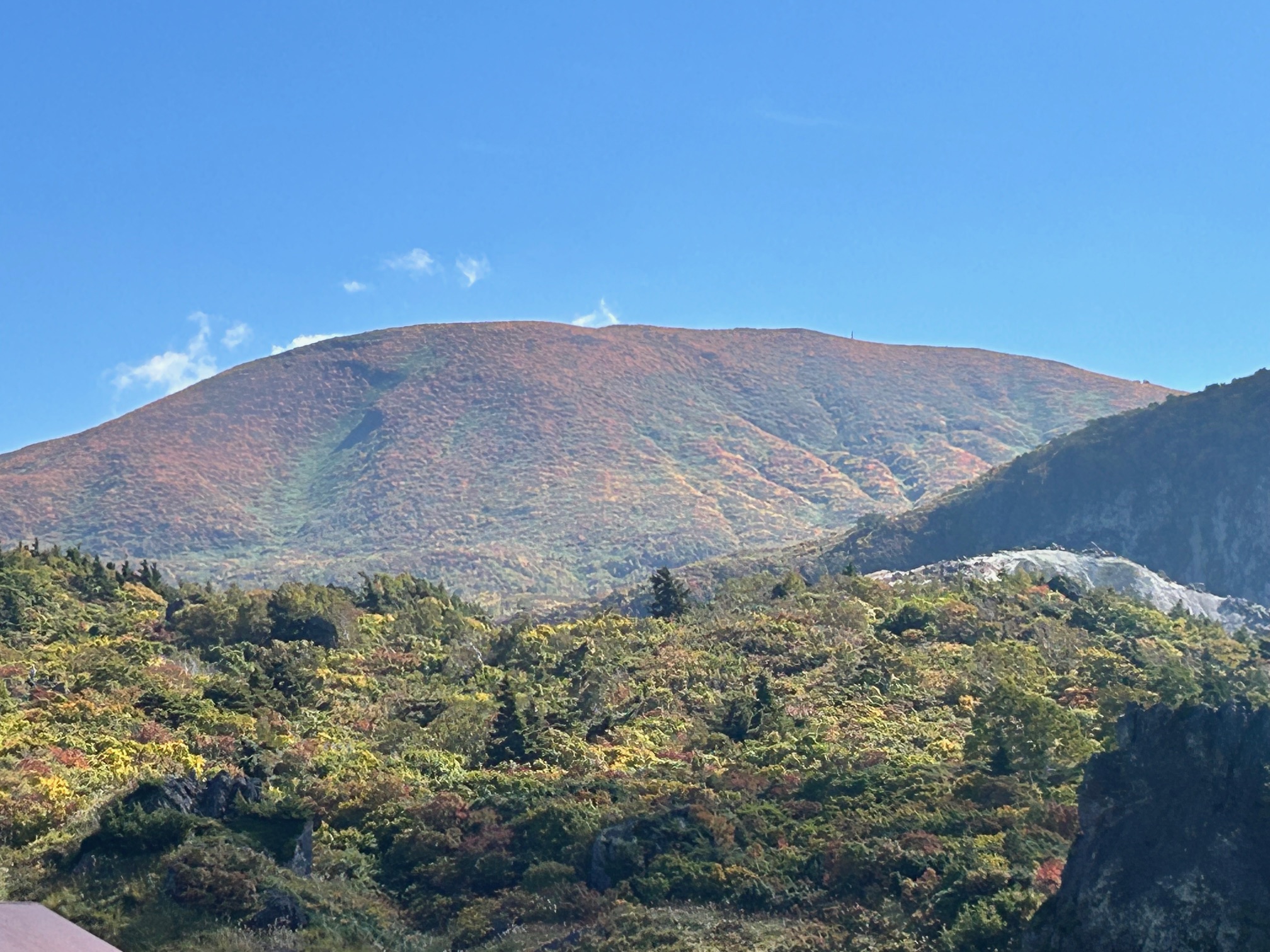 紅葉の栗駒山（須川岳）