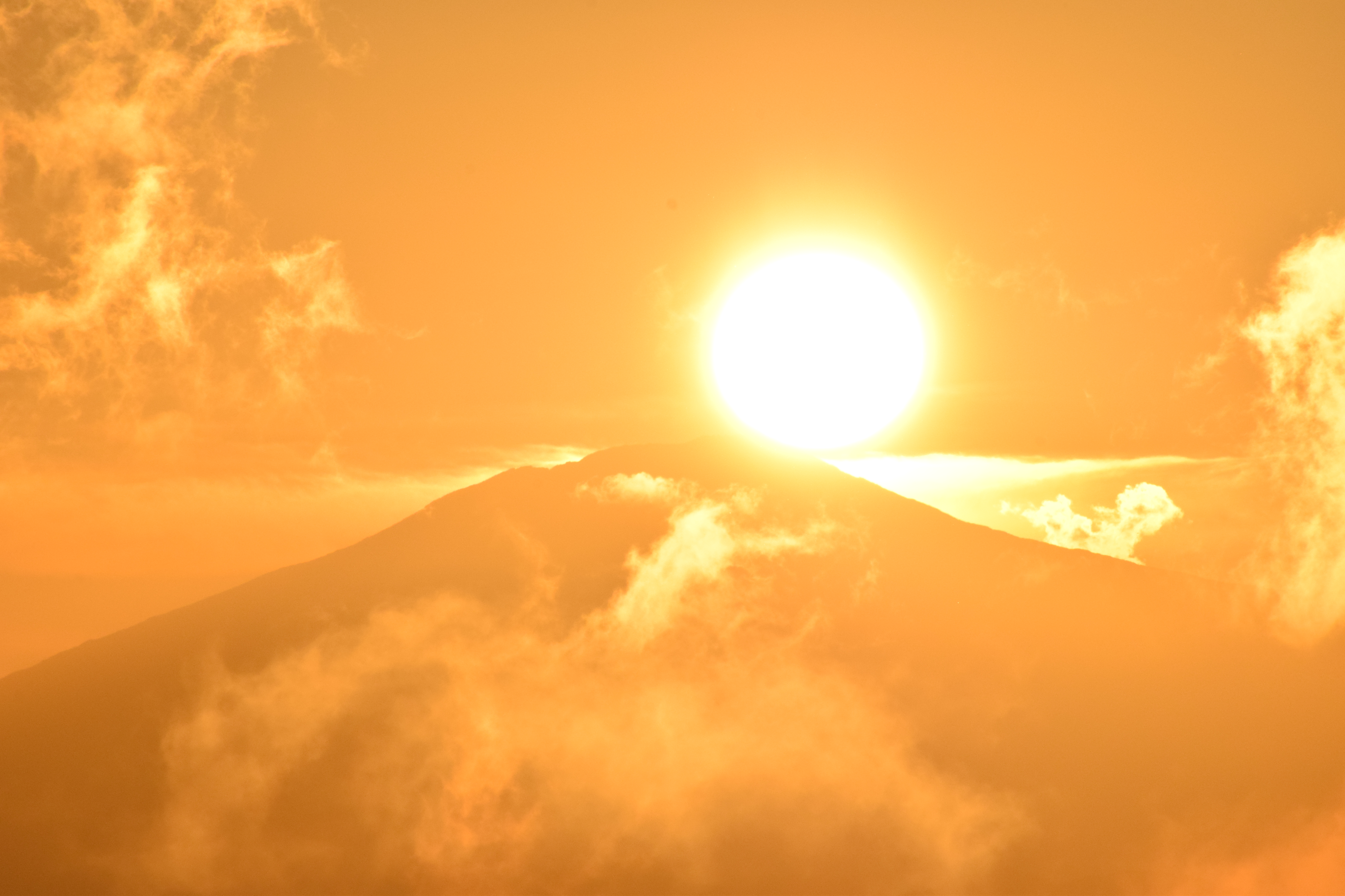 運が良ければダイヤモンド鳥海山が見れます