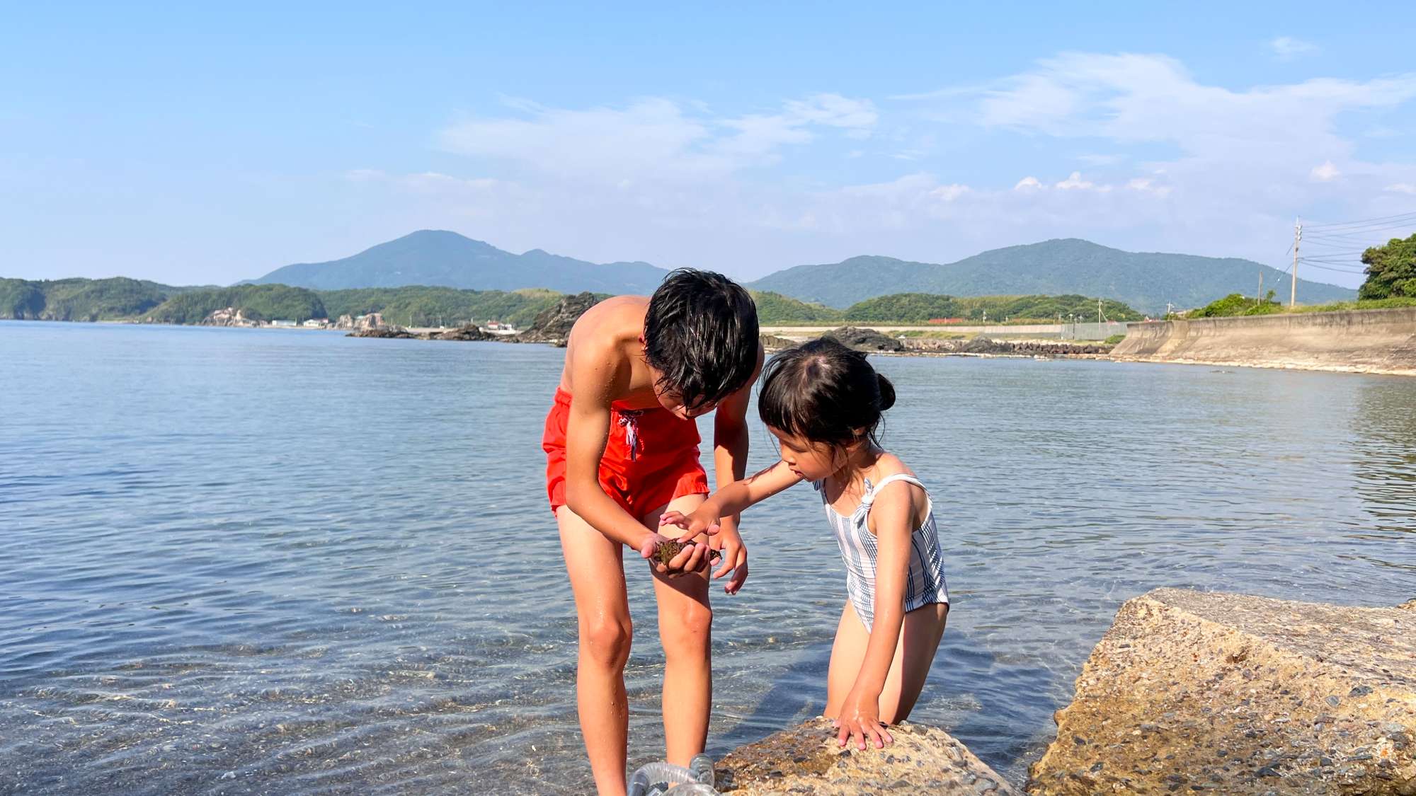 【ビーチ】うにを見つけたり、小魚の群れに出会えるかも♪