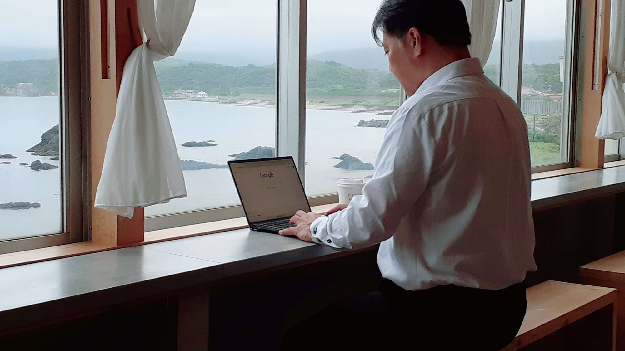 ラウンジでPC作業もいただけます