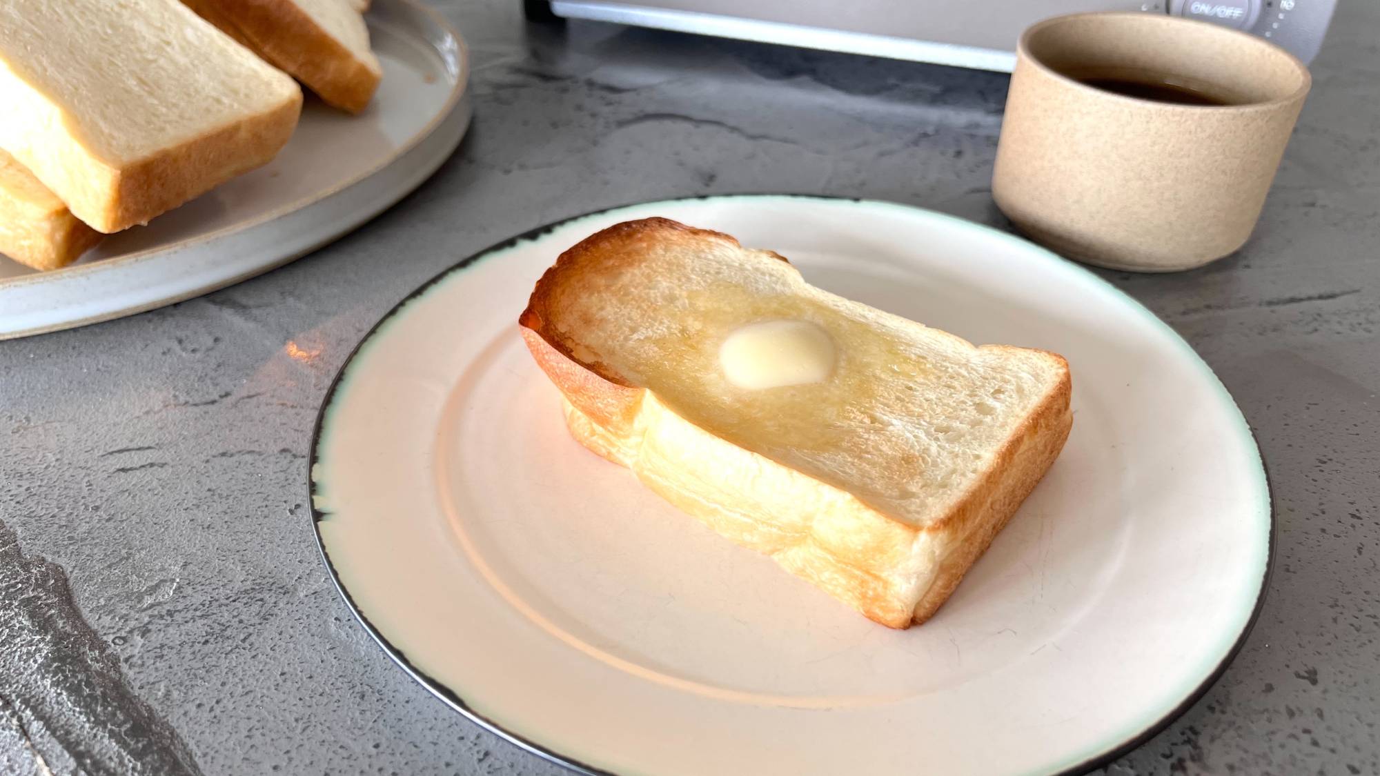 【朝食】週末限定の手作りパンドミ