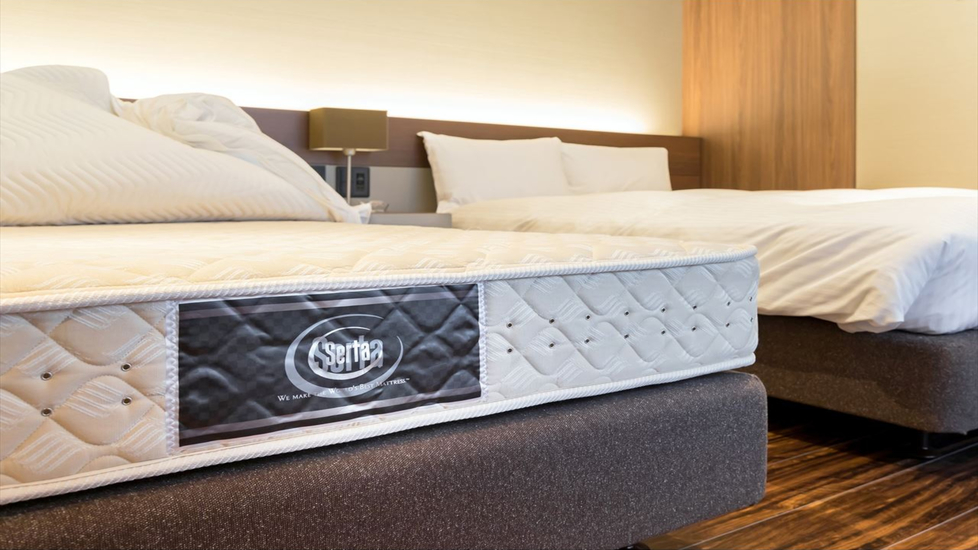 全室サータ社製高級ベッド　防音仕様の静かな部屋と高全級ベッドでグッスリ熟睡できます。