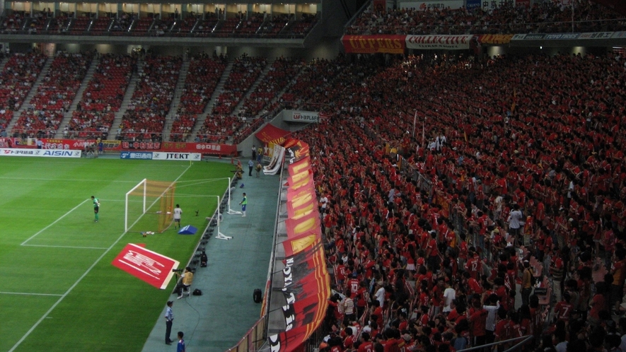 豊田スタジアム　ホームは赤いユニフォームです！