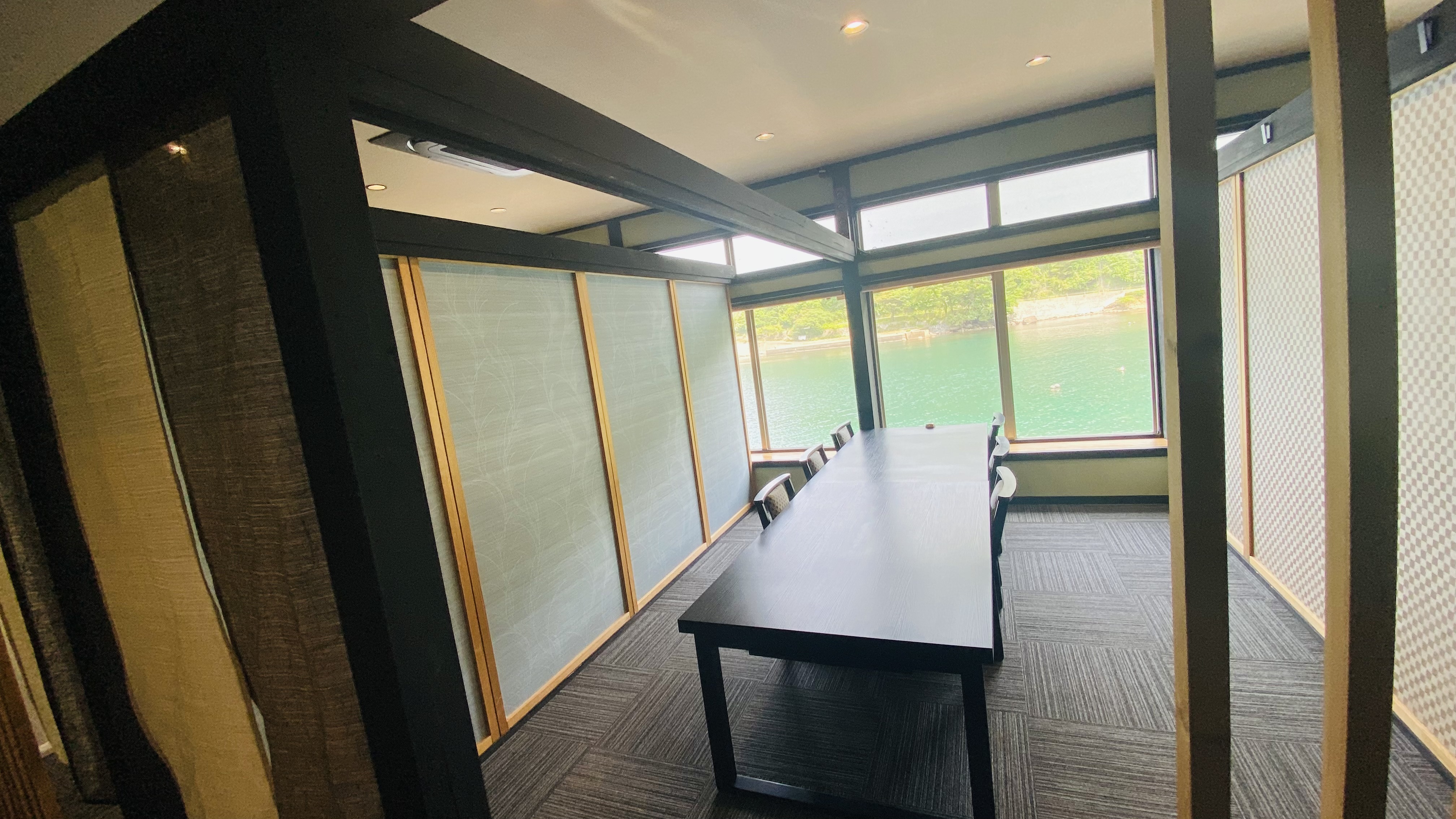 海の見えるお食事処（半個室）