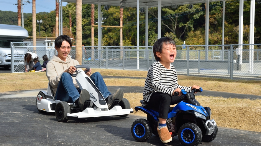 【ゴーカート場】ドライビングエリアには日本では珍しいNinebotのゴーカートもあります。