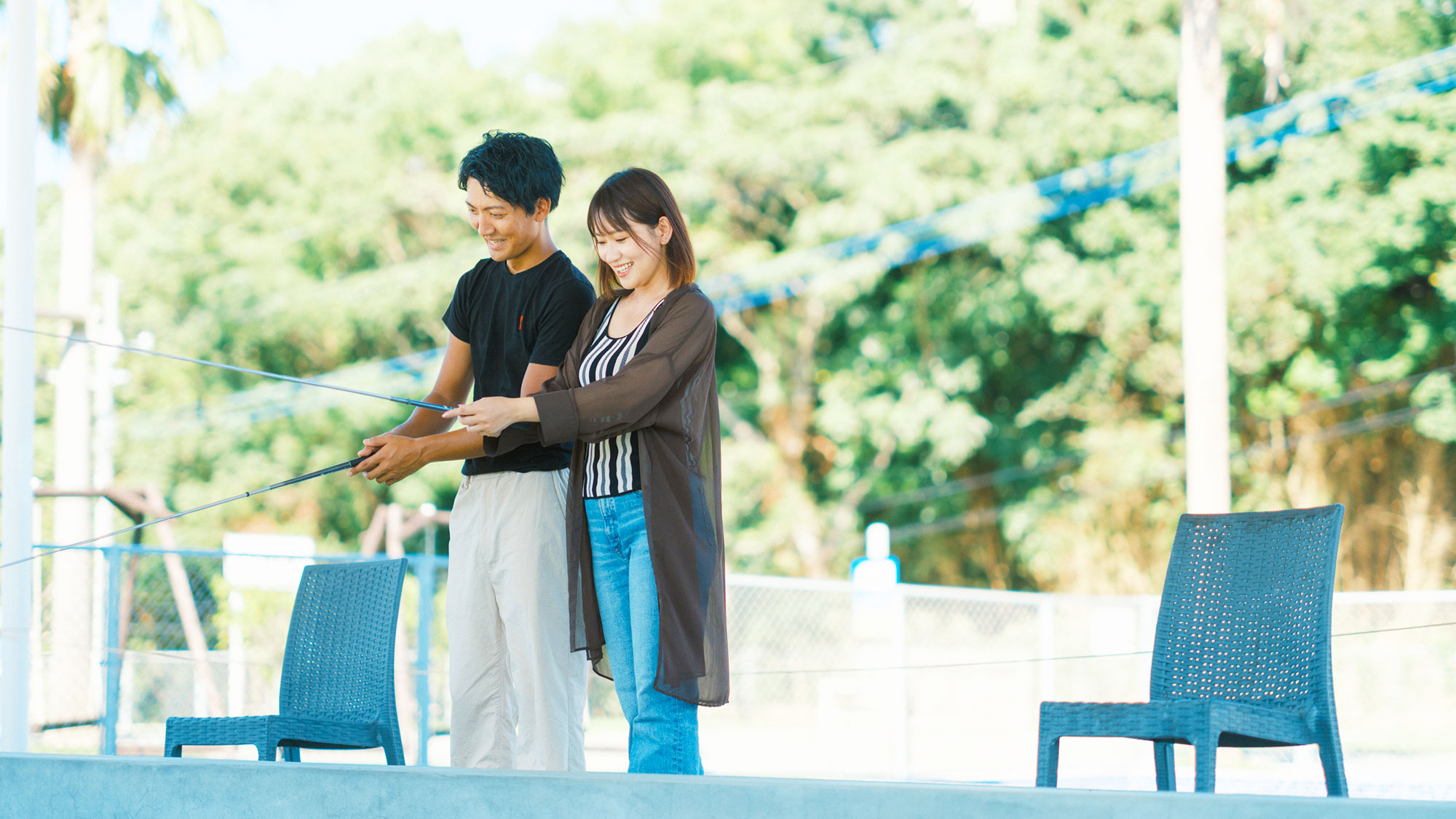 【釣り堀】沢山のニジマスが泳いでいるので、釣りが初めての方やお子様も気軽にチャレンジできます！