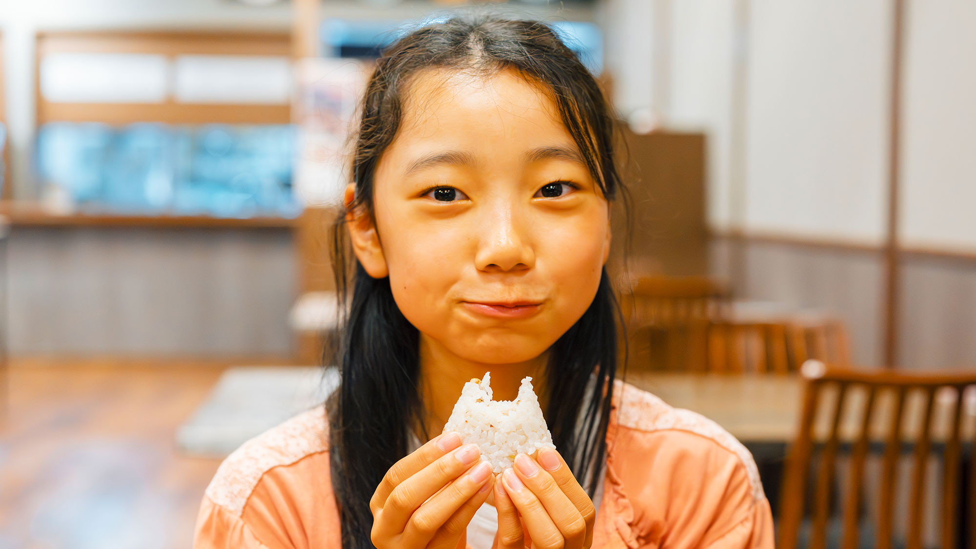 【最高の湯／お食事処】お子様が好きなメニューも豊富！トレーラー泊でもお気軽にご利用ください。