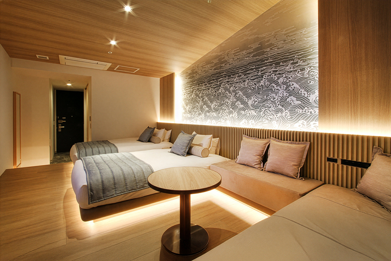 トレイン&オーシャンビュールーム<宙船>はソファーベッド1台含め、最大3名様までご宿泊可能!!