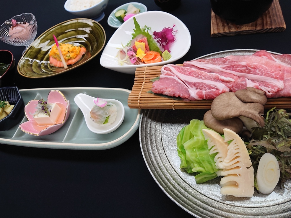 【記念日お祝いプラン】【夕食・朝食付】熱海の旬や地産の食を愉しむ♪「熱海和み会席」〔温泉大浴場〕