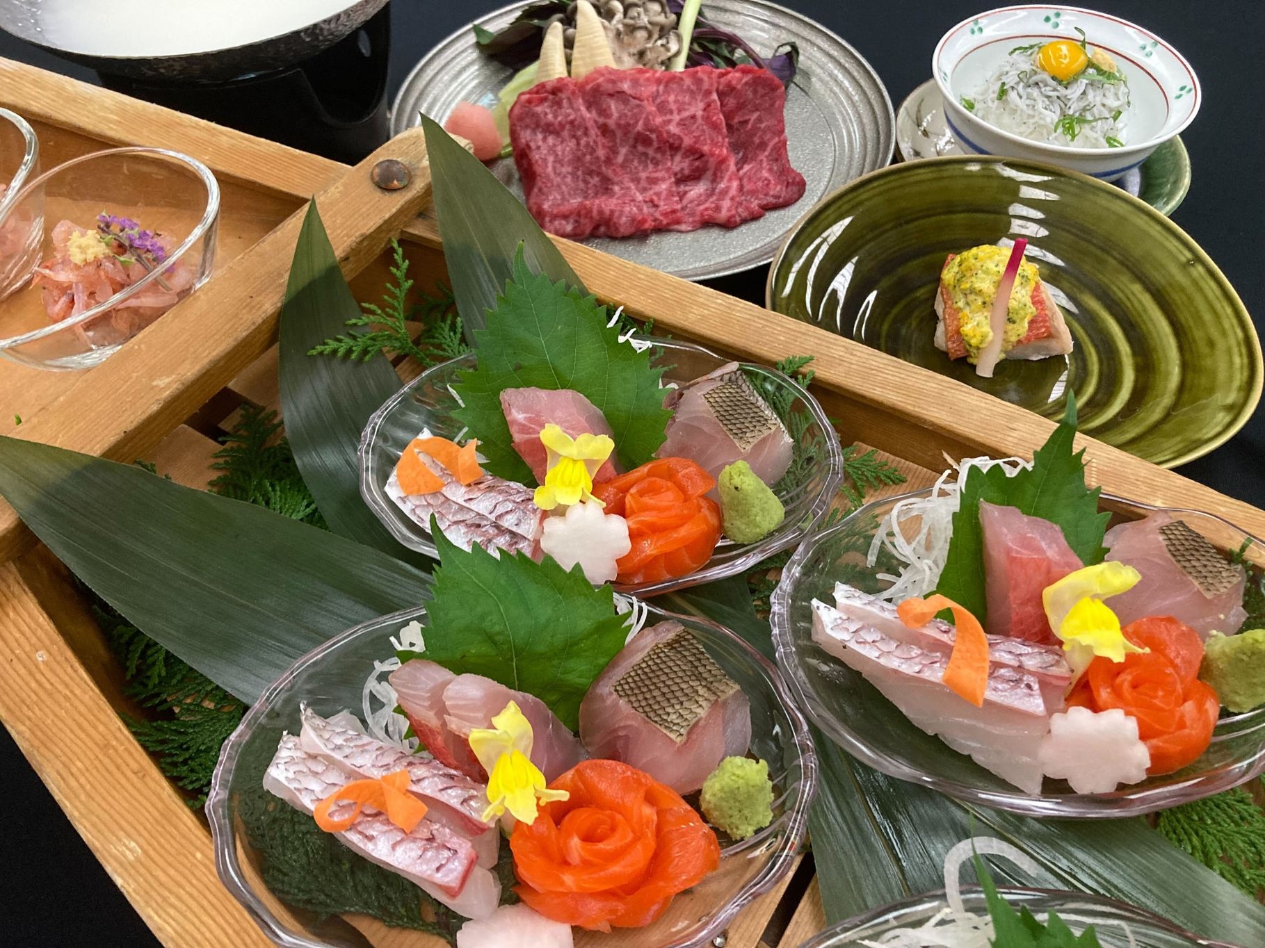 【夕食・朝食付】金目鯛菜種焼きと国産牛豆乳しゃぶしゃぶ　地魚5種舟盛りおすすめ会席｜5月まで