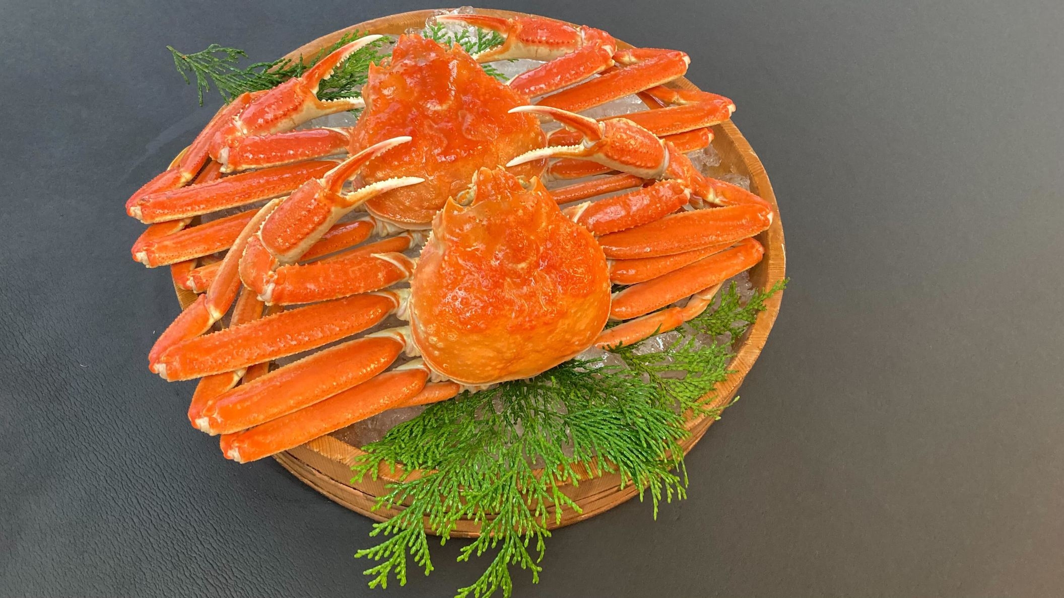 【夕食・朝食付】ズワイ蟹付！伊勢海老と蟹の和風ブイヤベースと愛鷹牛ステーキ   地魚舟盛り極み会席｜