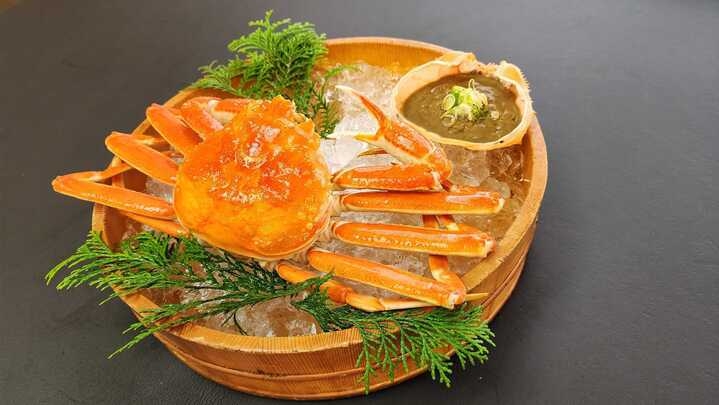 【夕食・朝食付】ズワイ蟹付！伊勢海老と蟹の和風ブイヤベースと愛鷹牛ステーキ   地魚舟盛り極み会席｜