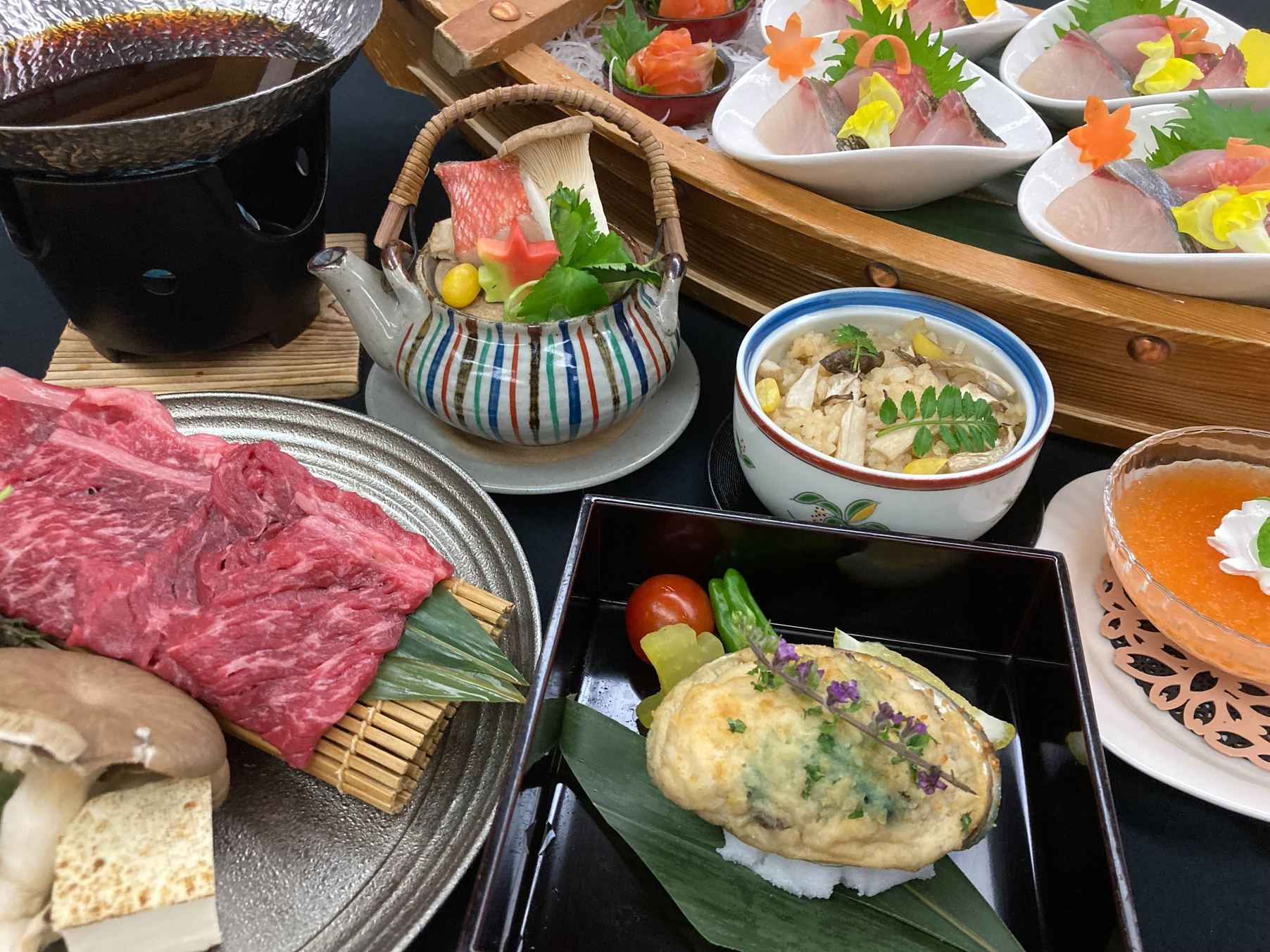 【夕食・朝食付】鮑茸クリーム焼きと国産牛すき鍋 地魚舟盛りおすすめ会席｜11月まで