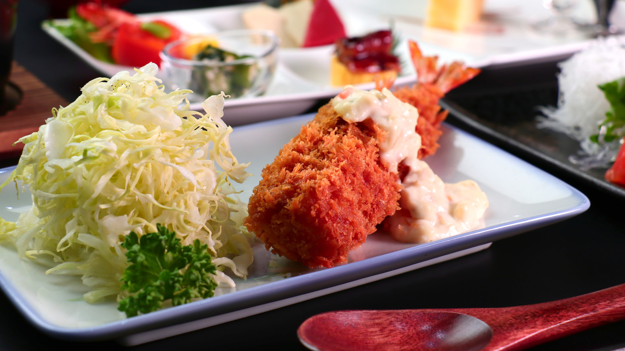 【梅コース】特大のエビフライが自慢です