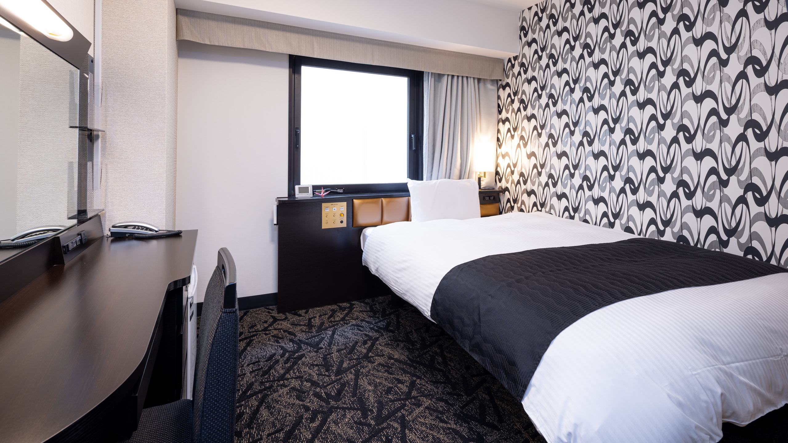 広さ【15㎡】/ベッド幅【140㎝】/ベッド下収納あり