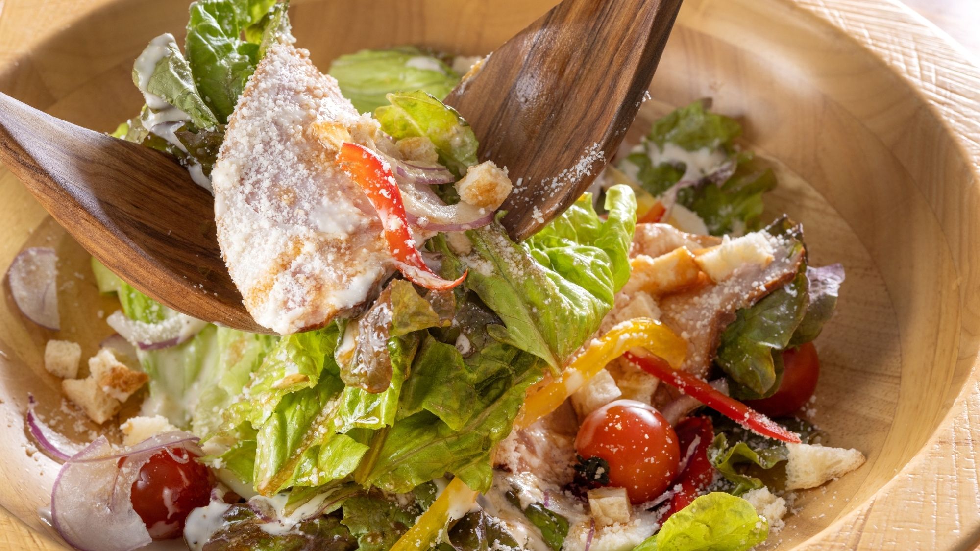 COMOREBI特製シーザーサラダ