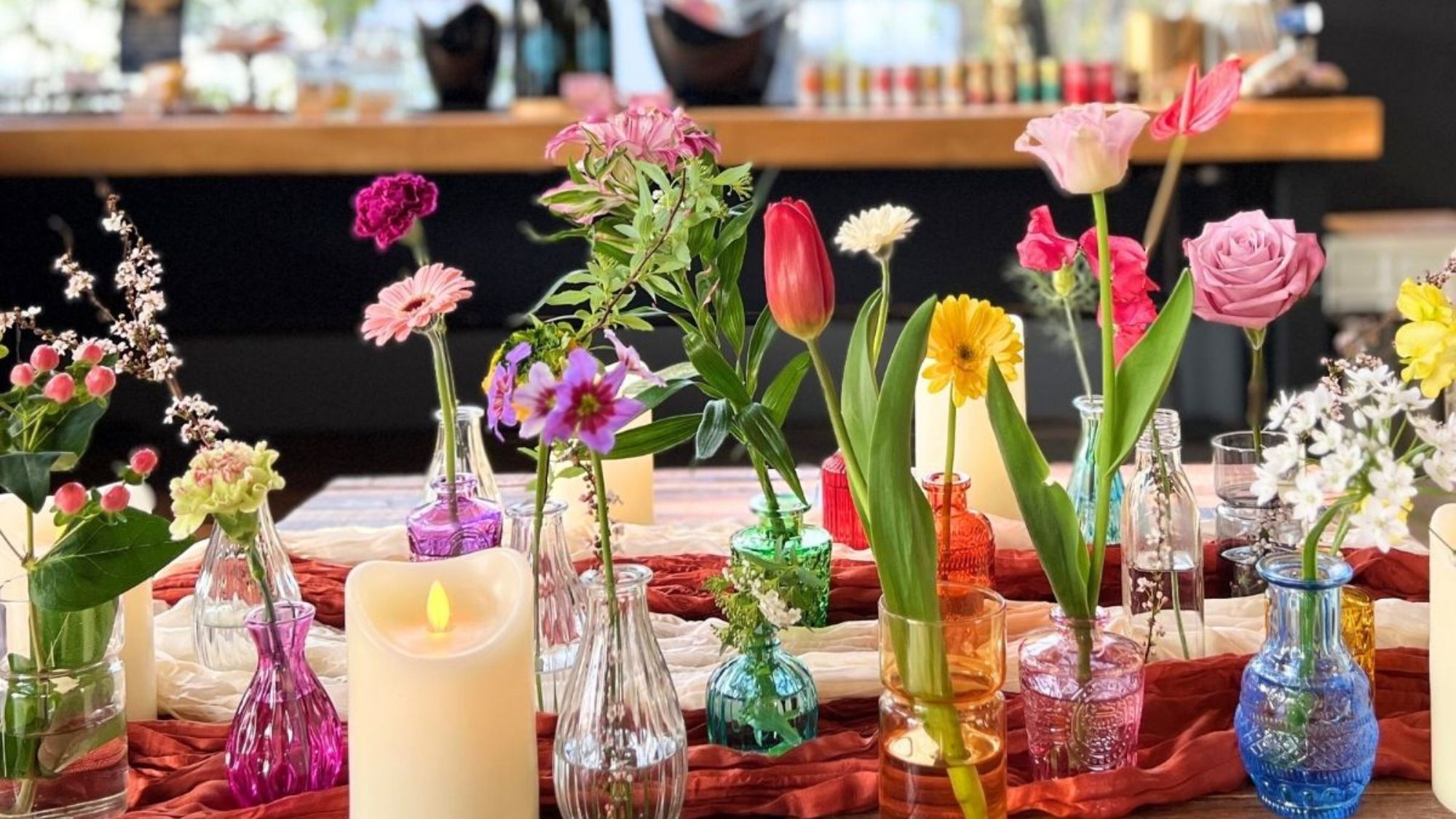 可愛らしいお花の装飾で、彩られたロビー。春に包まれる優雅なタイムを。