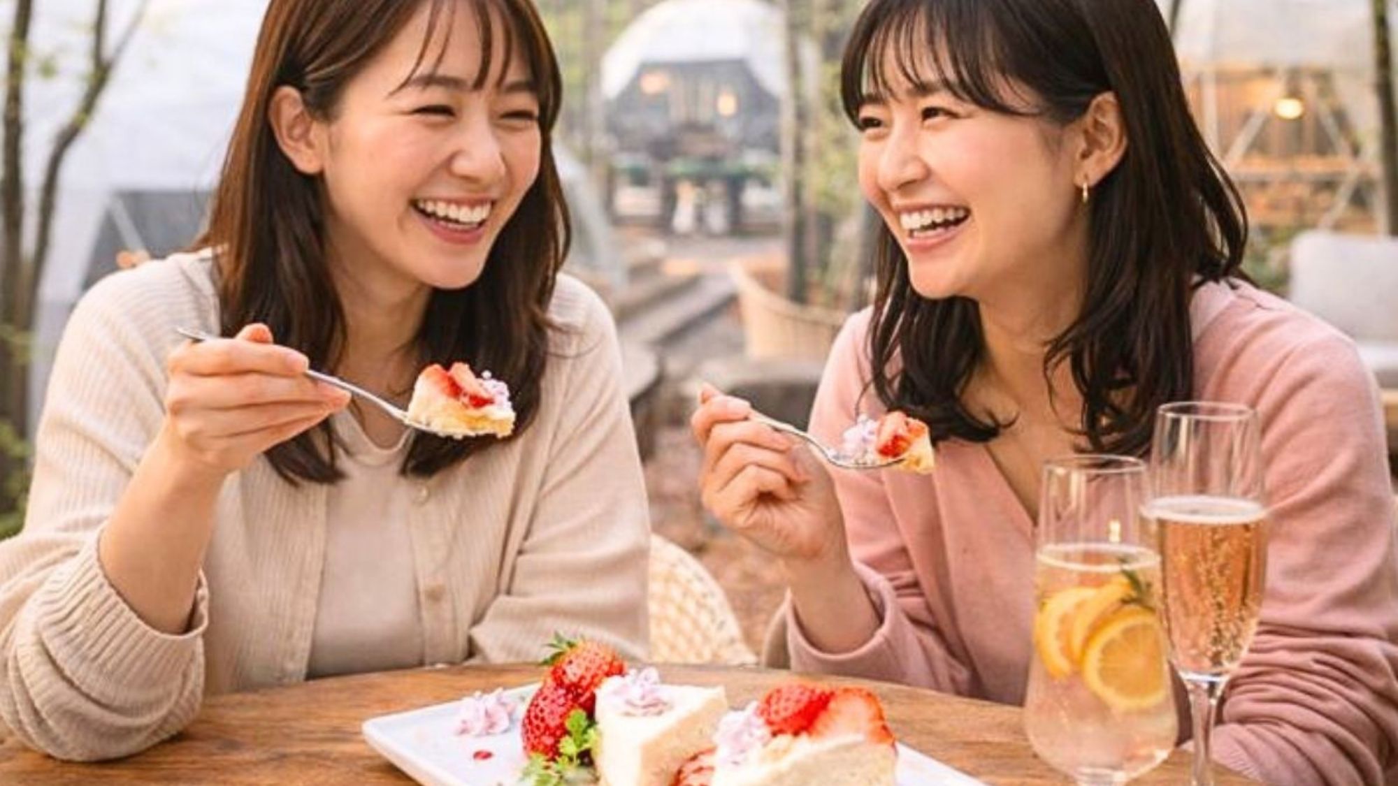 3月、4月季節限定でイチゴのデザートをご用意しております。