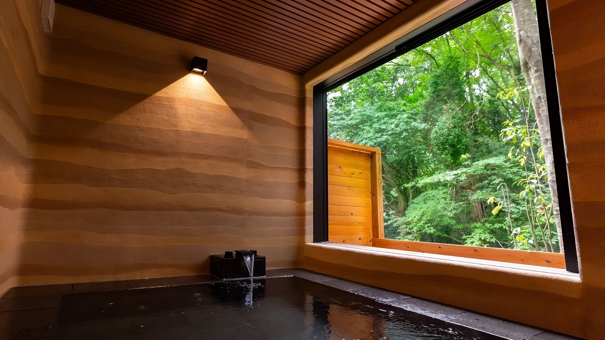 温泉に浸りながら、目の前に広がる自然を眺め、ごゆっくりとお過ごしください。