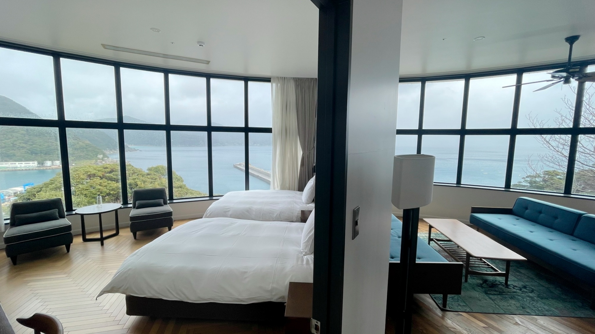 エグゼクティブ　オーシャンスイート／奈良尾と五島灘を一望するスイートルームです。
