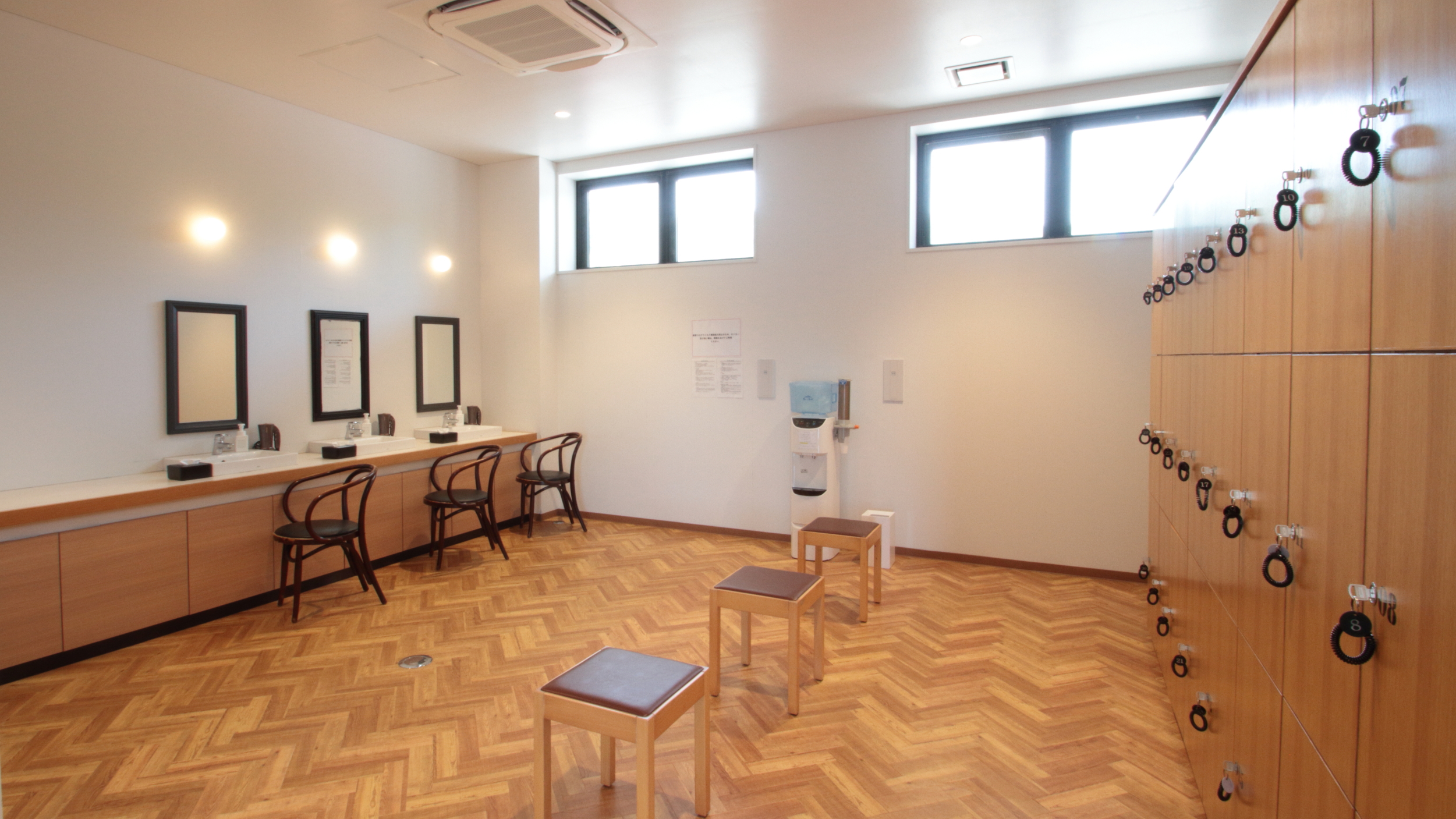 【別棟大浴場：男湯】脱衣場イメージ