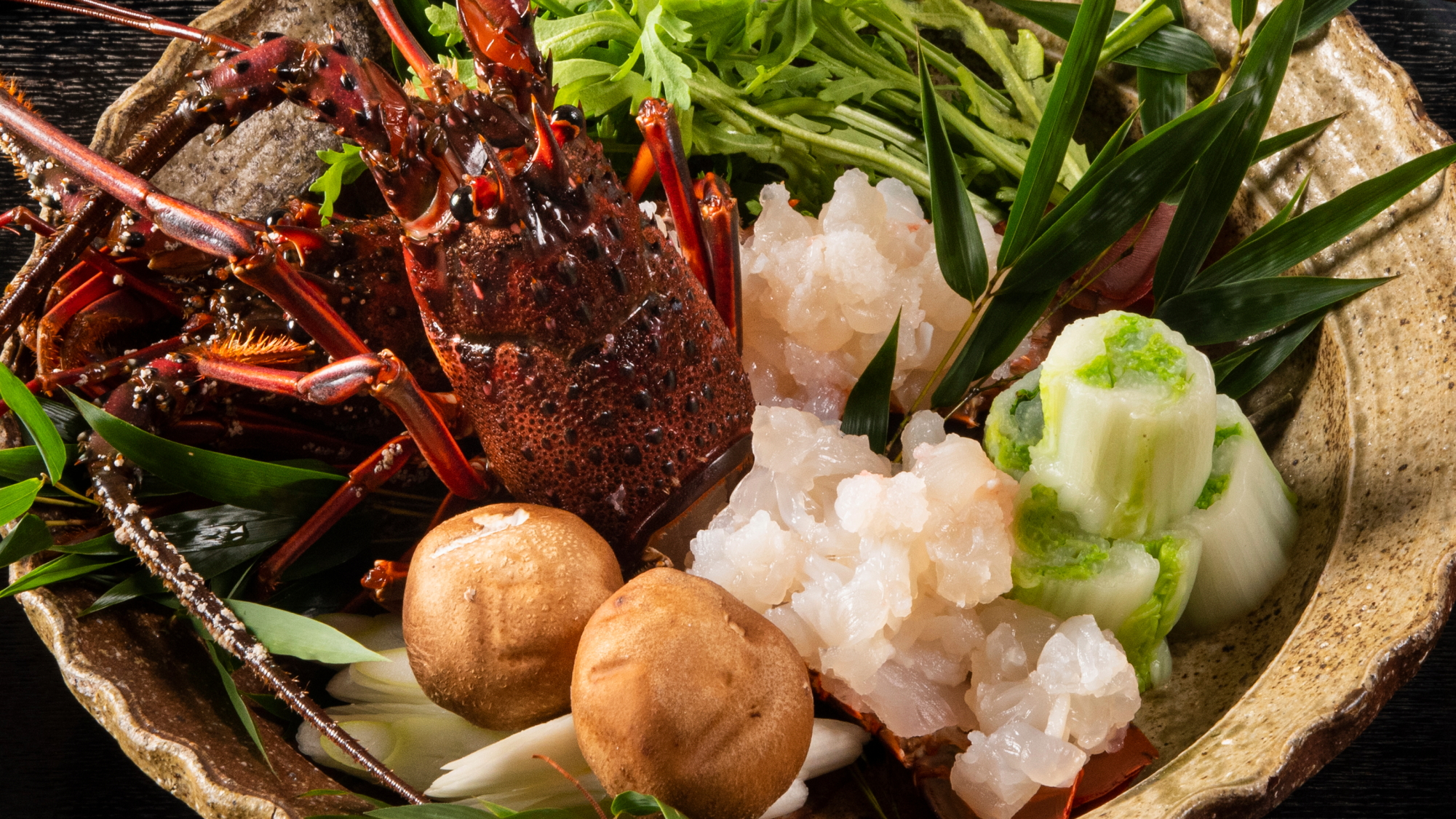 五島灘で獲れた伊勢海老と海の幸をご堪能ください。