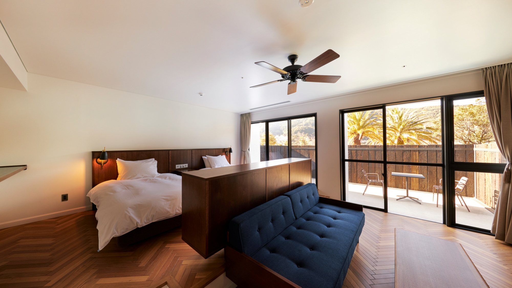 エグゼクティブテラス／50平米ある広々としたお部屋です。テラスでは五島の空気を全身で感じていただけま