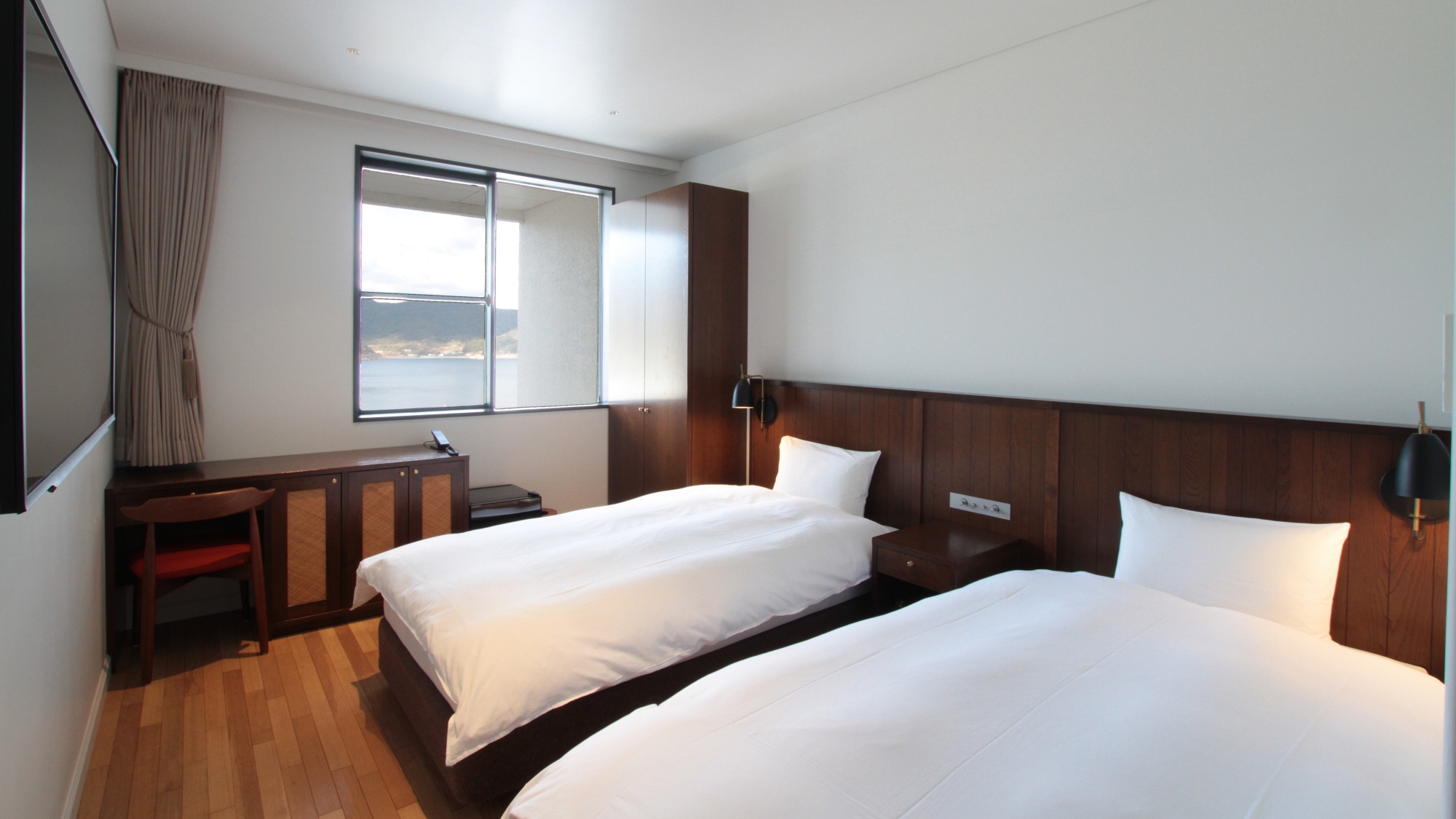 スーペリアツイン／20平米とコンパクトながらゆったりとお寛ぎいただけるベットをご用意しております。