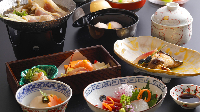 【大和懐石】冬・旬の素材を活かした繊細で温かな味わいの懐石料理をご堪能ください。