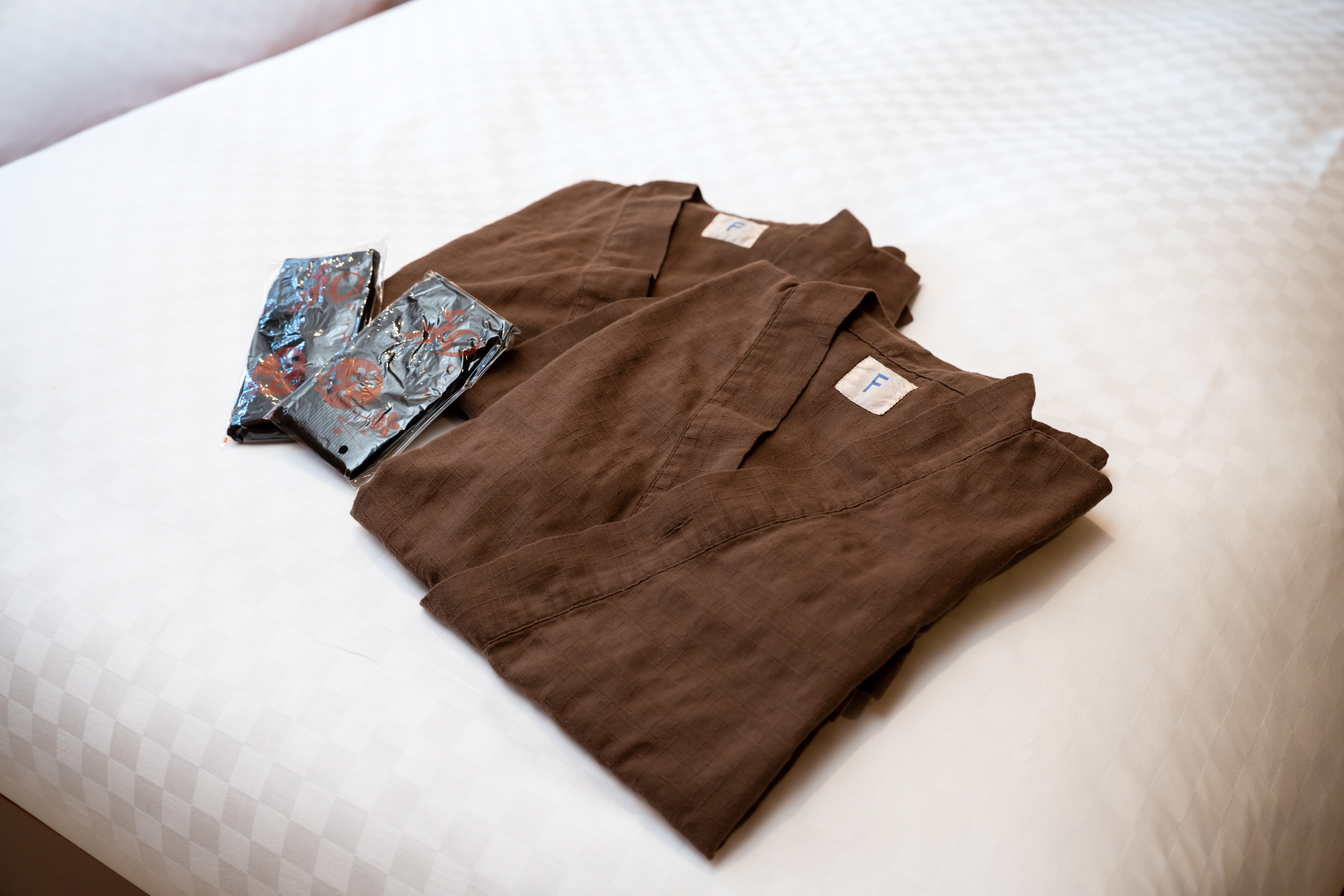 【お部屋：館内着・作務衣】心やすらぐ作務衣で、滞在中のひとときを快適に。