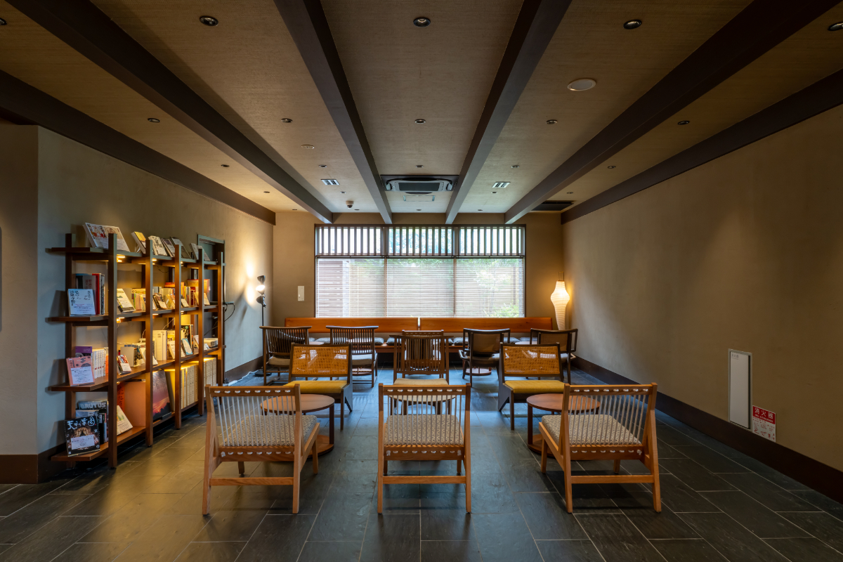 【東方館ロビー】