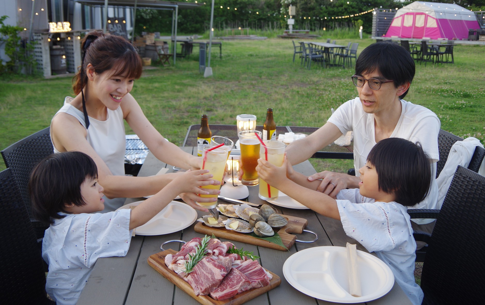 【波音と海風の中で】グループやファミリーでワイワイ！広いお庭で手ぶら炭火BBQプラン（夕・朝食付）