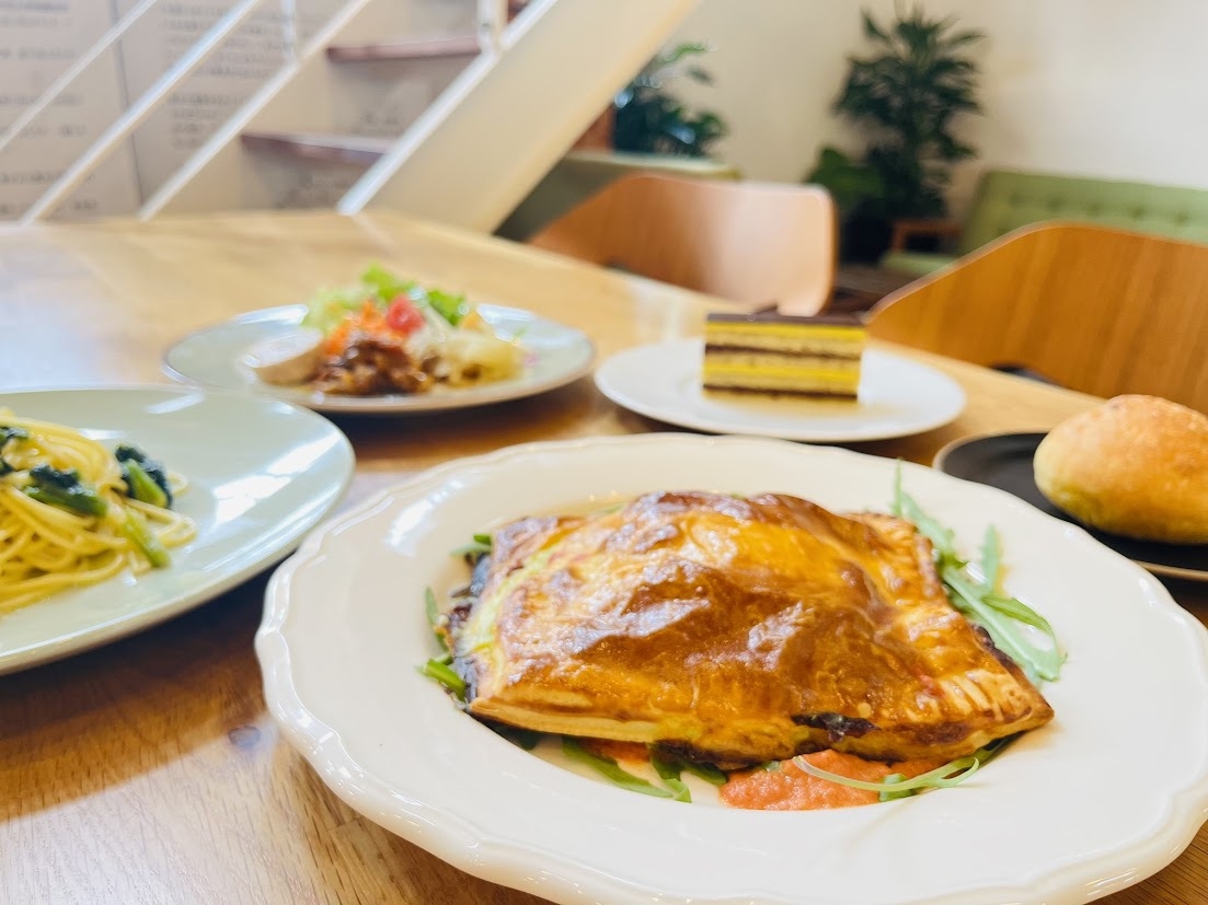 【期間限定】秋を味わうゆったり旅~千倉バジル香るサーモンのパイ包み~ ディナープラン（夕朝食付き）