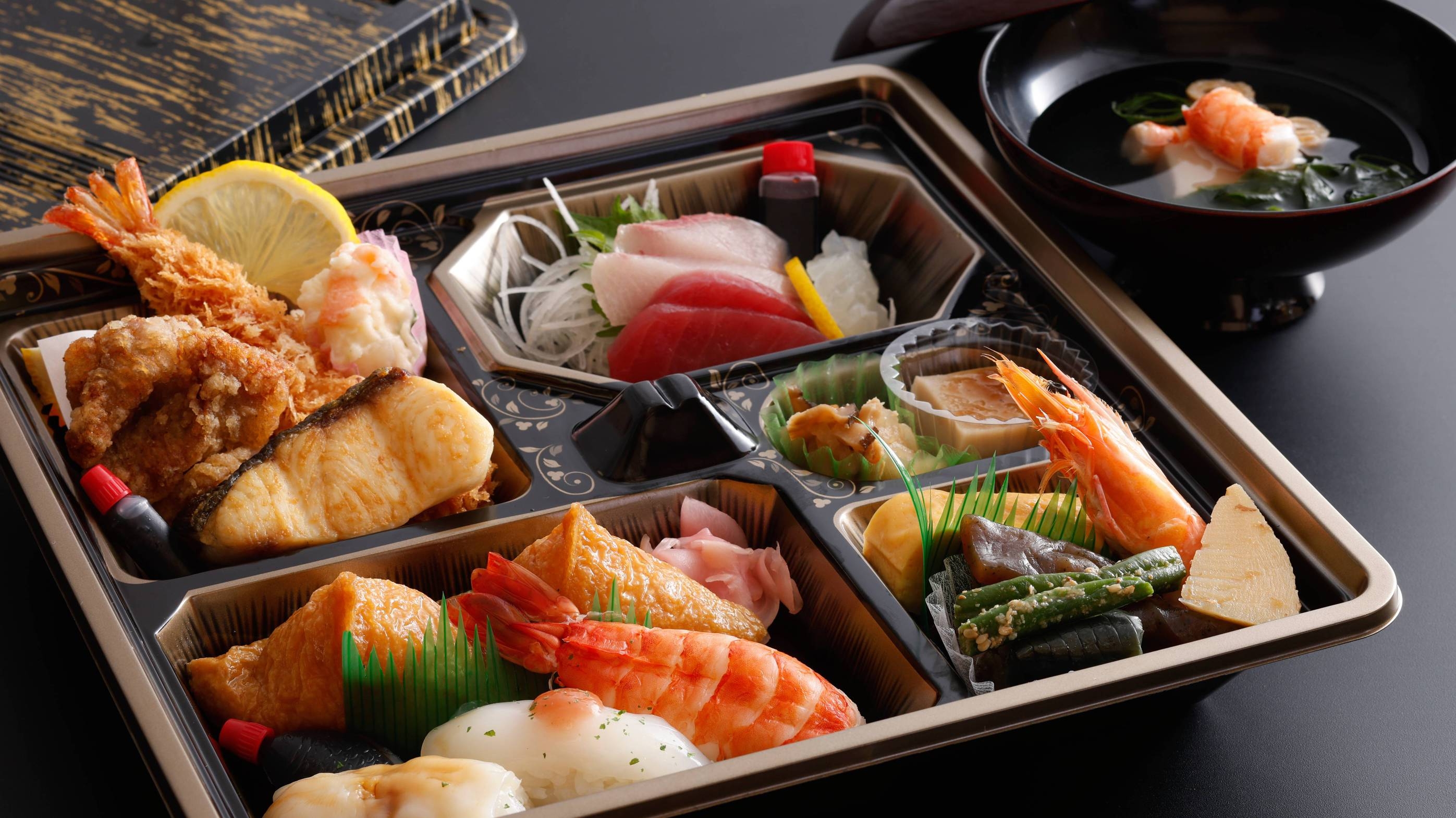 【早割30／10％OFF】＼お部屋で気軽に夕食／地元人気店の味をゆっくりご堪能＜1泊夕食付＞