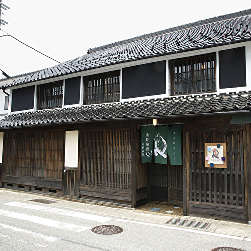 ◆玄関　外観◆江戸末期より残る山崎の町並みをお楽しみいただけます