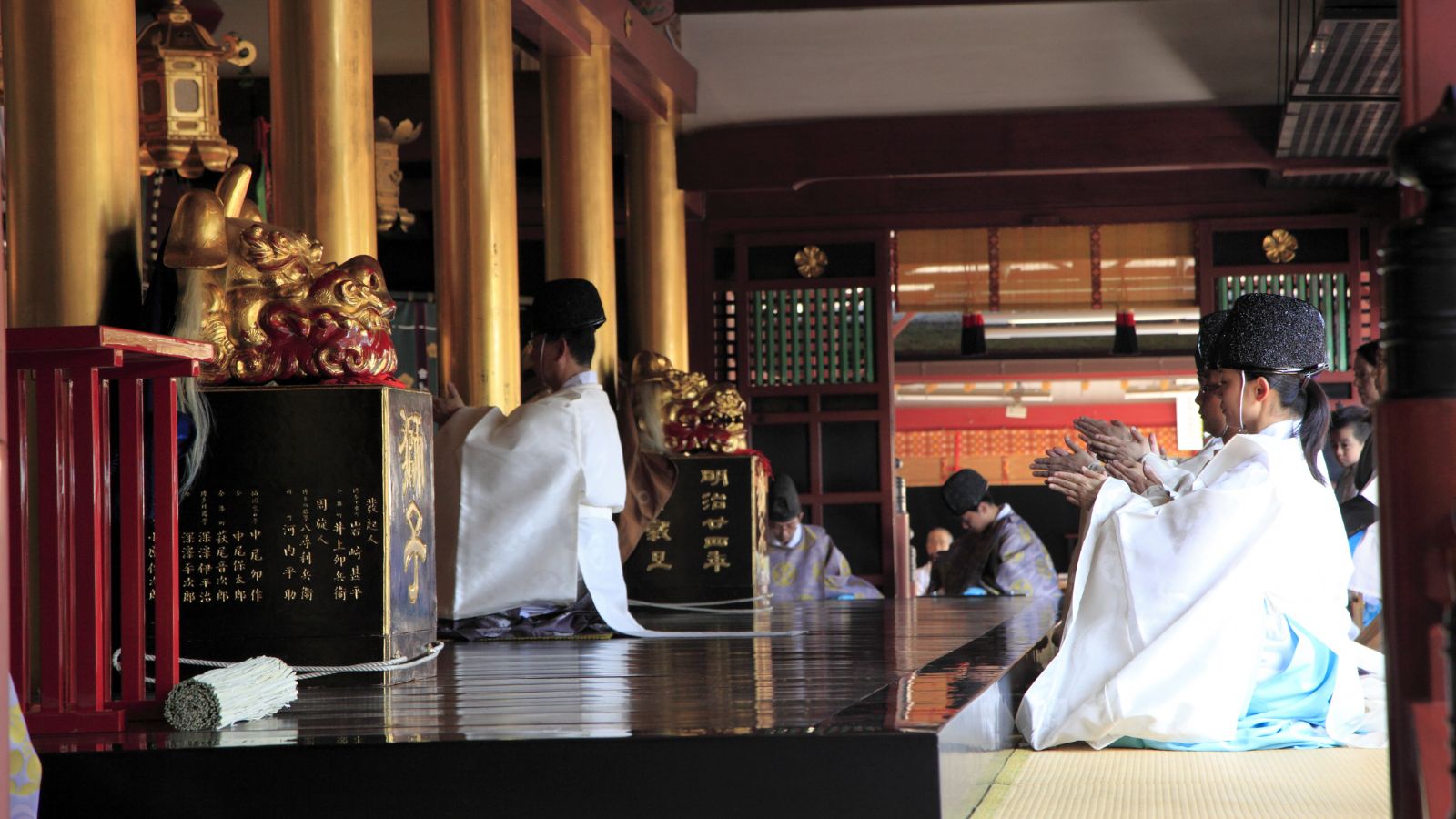 【アクティビティ】8:30より朝拝がおこなわれ、「大祓詞」という祝詞を唱え、お参りをします。