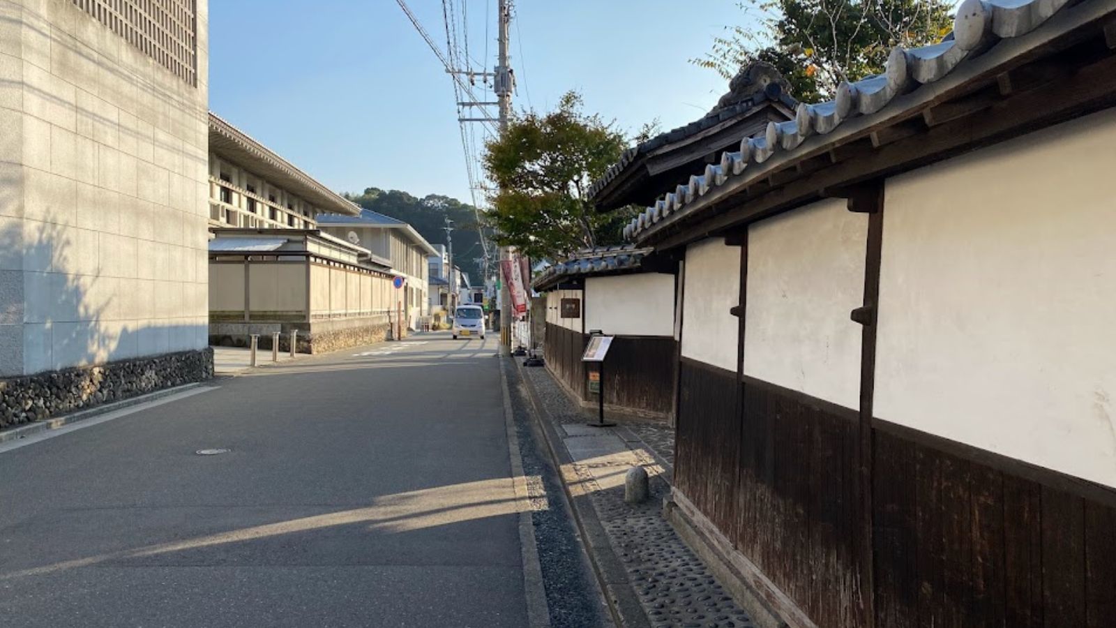 【外観】天満宮の西門からわずか10歩の距離に佇み、門前町に溶け込む宿泊棟です。