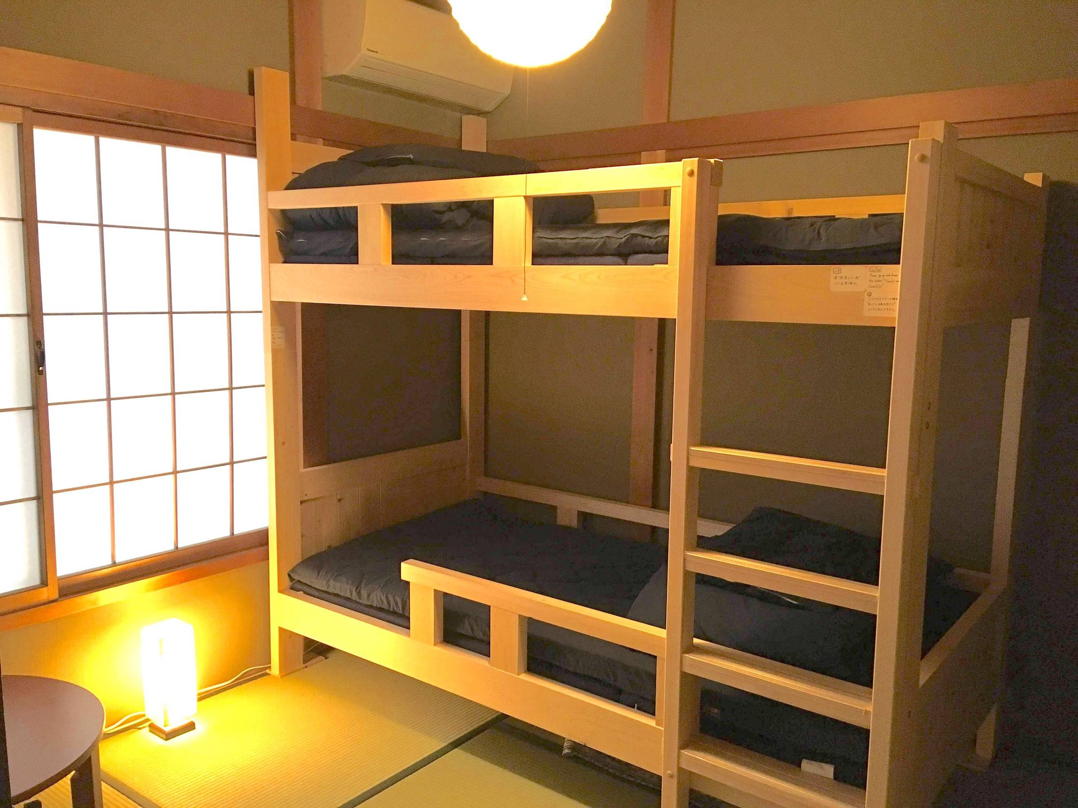 個室 (ベッド和室B 4.5畳)  ヒノキ2段ベッド 1台