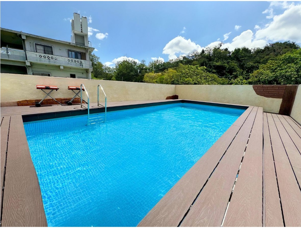 6Bプライベートプール