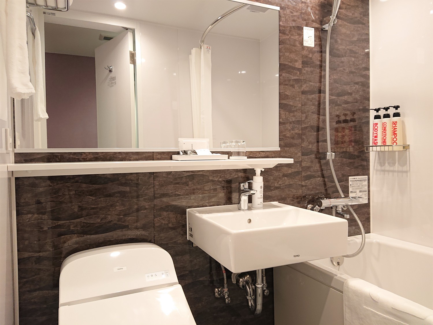 プレミアムシングル　ユニットバス（桃イメージ）