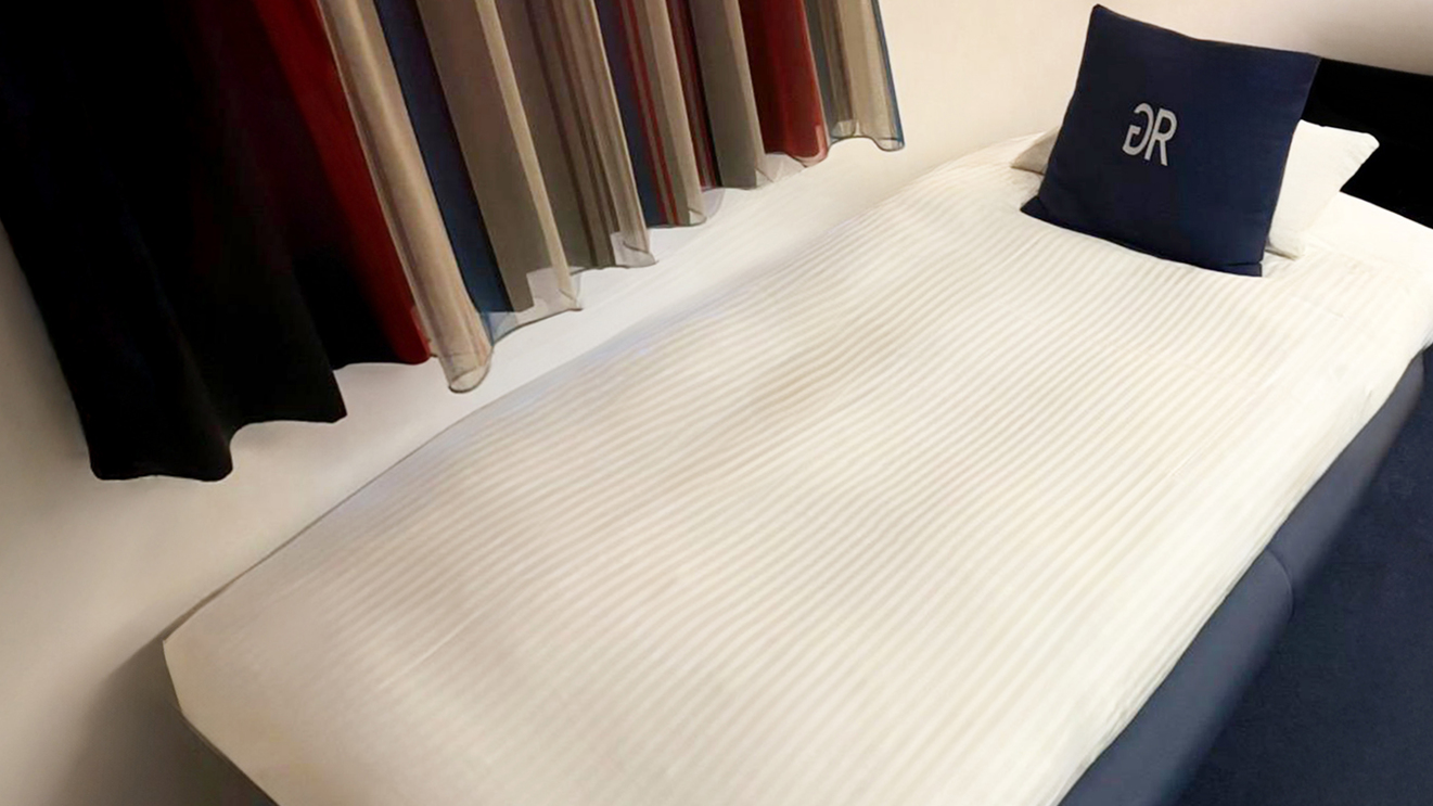 ユニバーサルツイン