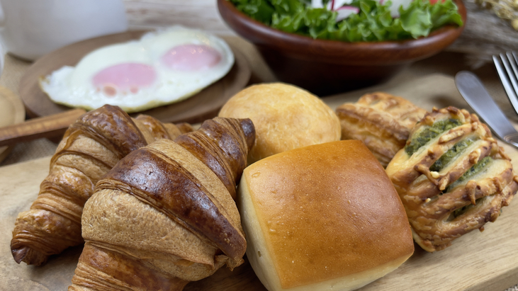 ■1泊朝食【地元産の新鮮な食材をふんだんに使用した朝食バイキング】〜ワンちゃんも同伴OK〜