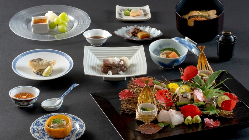 【和食スタンダード】北海道の逸品素材をふんだんに使用した創作和会席コース「道産素材会席」／夕朝食付