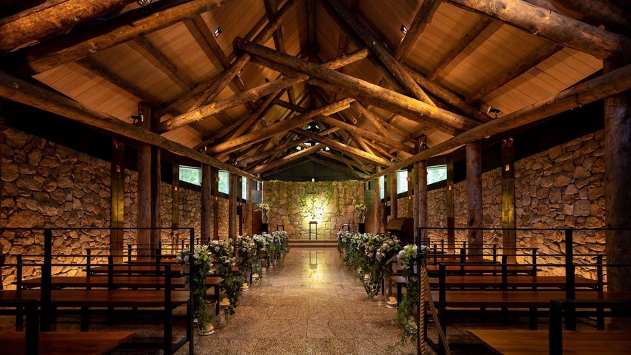 石彩の教会(内装)　～神聖なる森で、愛と絆を誓う。ニドムウエディング～