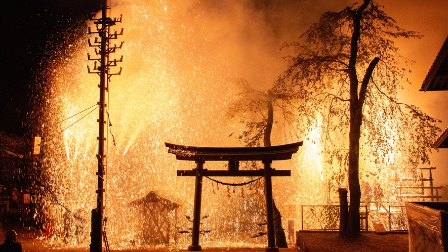 阿智村に３００年余続く伝統の清内路手作り花火