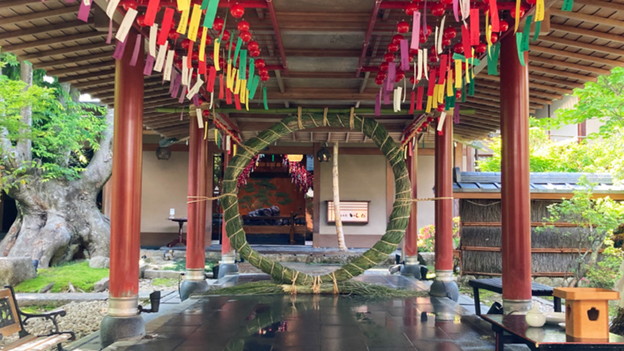 六月-初夏の風物詩　茅の輪くぐり