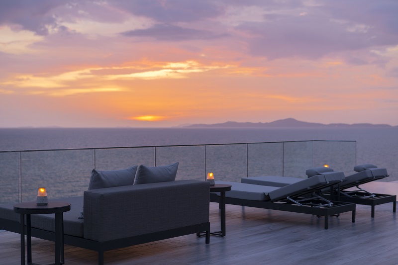 ルーフトップバー