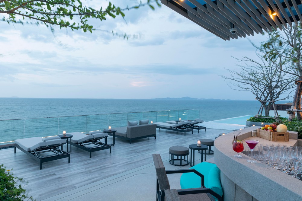 ルーフトップバー