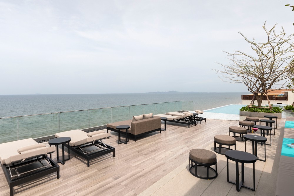 ルーフトップバー